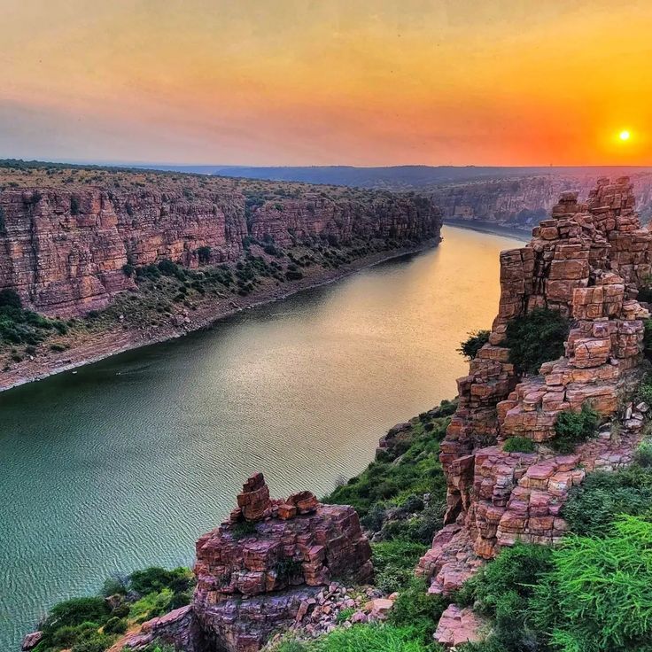 Places to Visit in Andhra Pradesh - Gandikota Grand Canyon in Kadapa